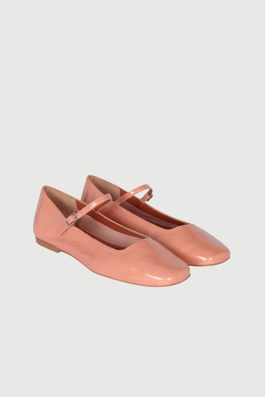 Julieta Mary Janes in Blush-coloured Patent Leather